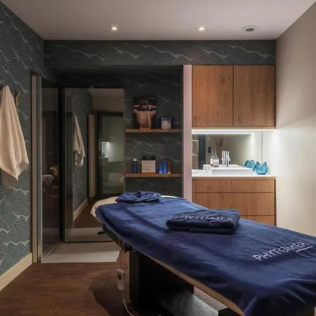 Golden Tulip Saint Malo- Le Grand Be 4*