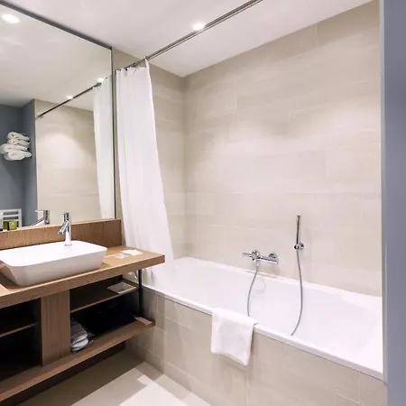 Golden Tulip Saint Malo- Le Grand Be 4*